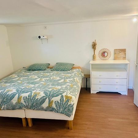 Logement En Rez De Jardin Guerard Exterior foto