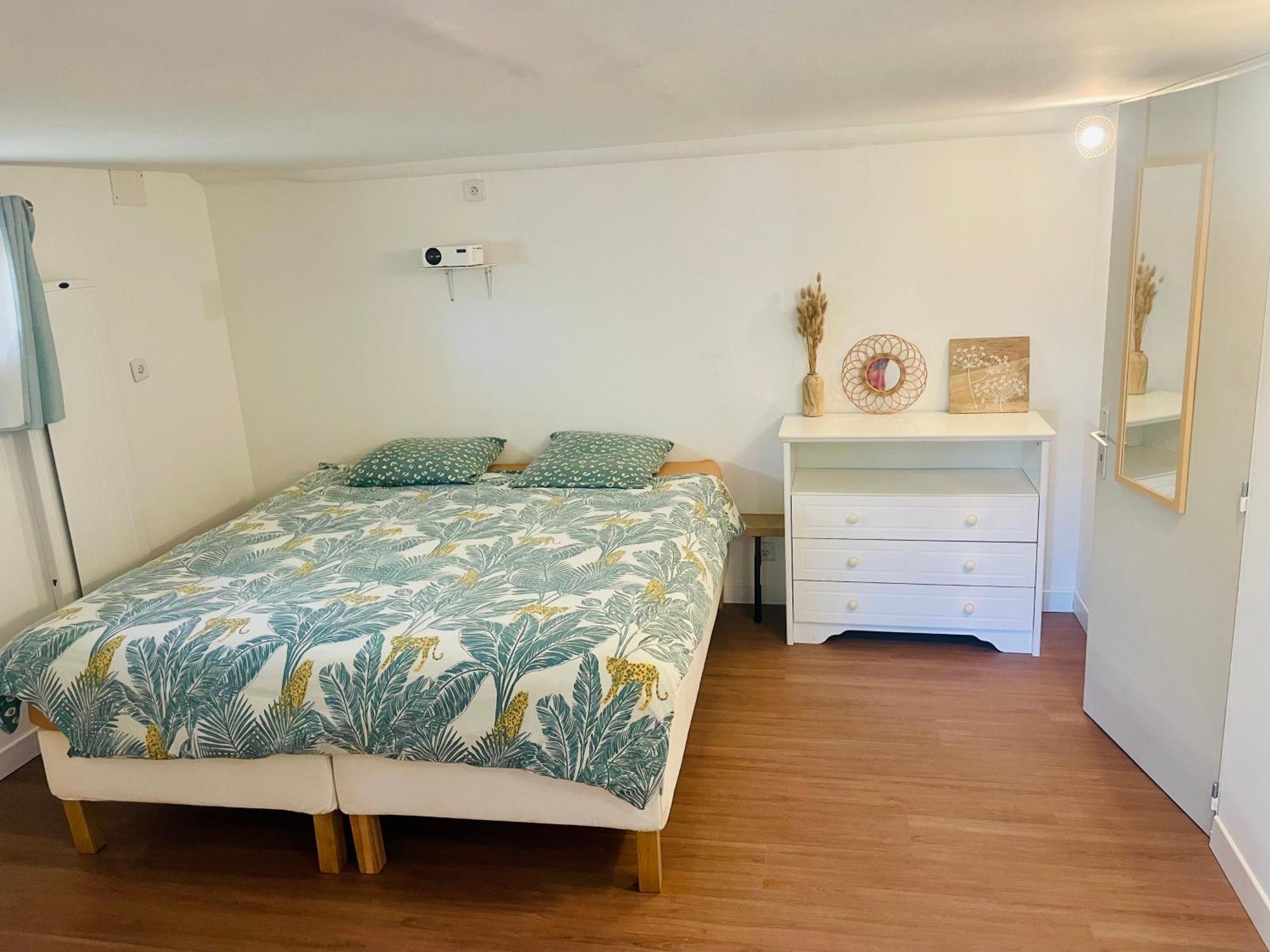 Logement En Rez De Jardin Guerard Exterior foto